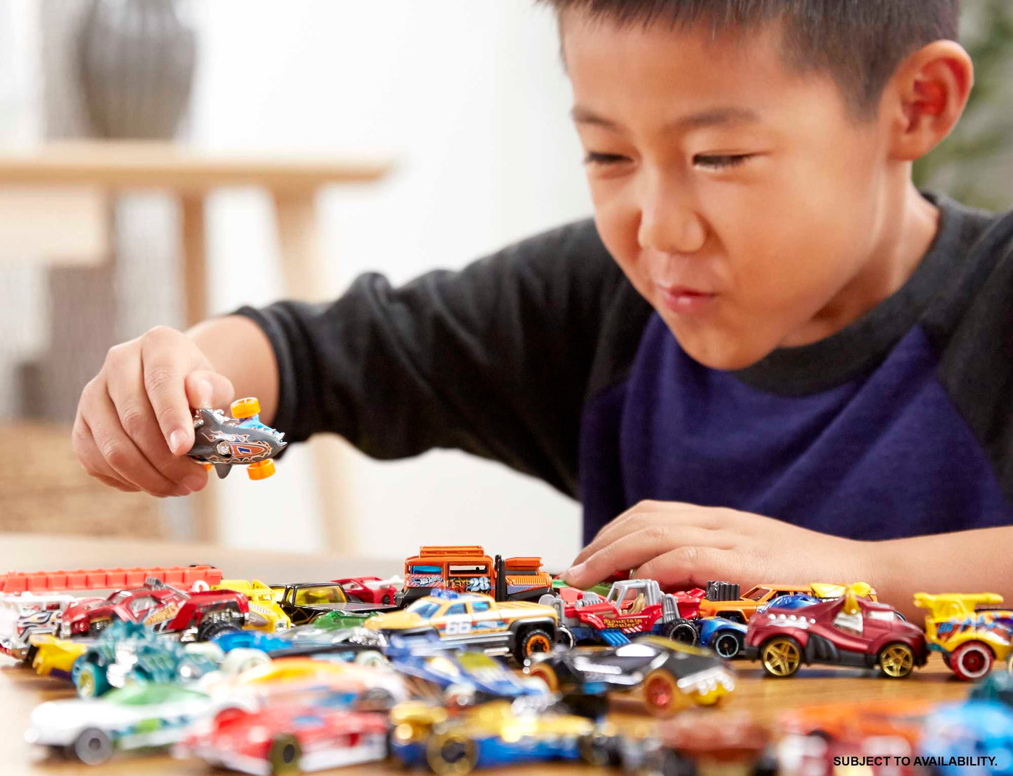 Hot Wheels Diecast Veh¨ªculo de Juguete Paquete Sorpresa de 20 Autos